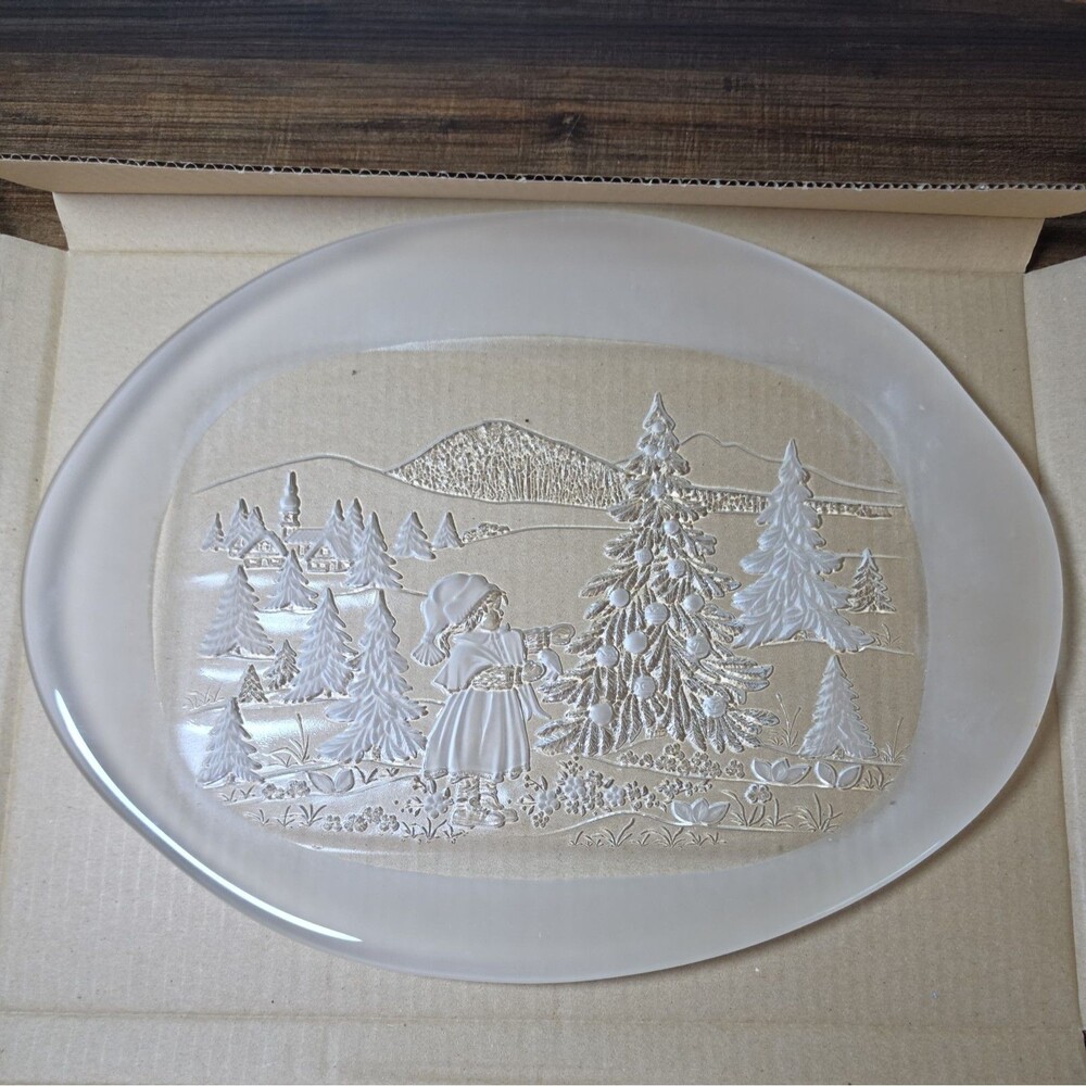 MIKASA Holiday CHRISTMAS STORY Large Collectible 15-3/4" Oval Canape Plate